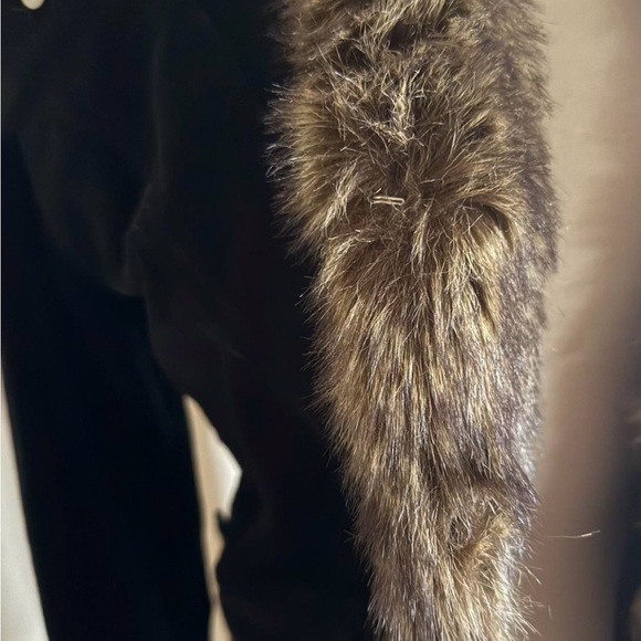 Black cuordory jacket with faux fur trim - Picture 6 of 7